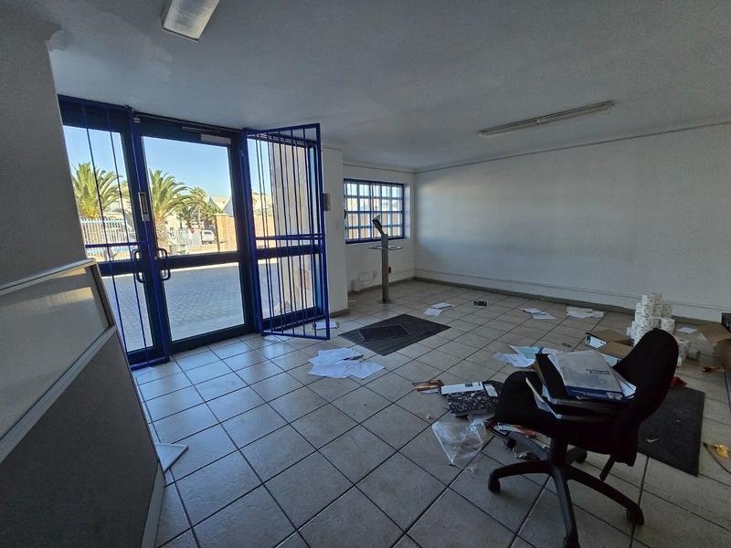 To Let commercial Property for Rent in Killarney Gardens Western Cape